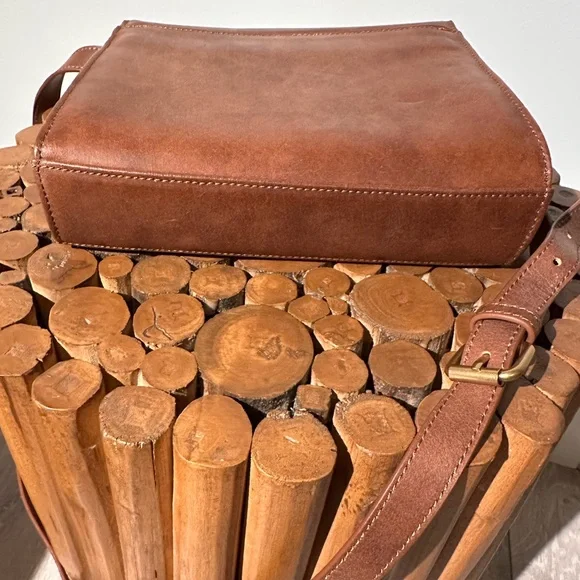 Brandy Melville Brown Crossbody Bag - Picture 4 of 4